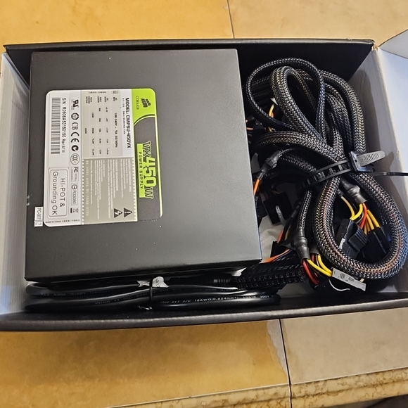 CORSAIR CMPSU-450VX‎ 450 W ATX12V V2.2 80 PLUS  Active PFC Compat w/ i7 NEW - Picture 4 of 6